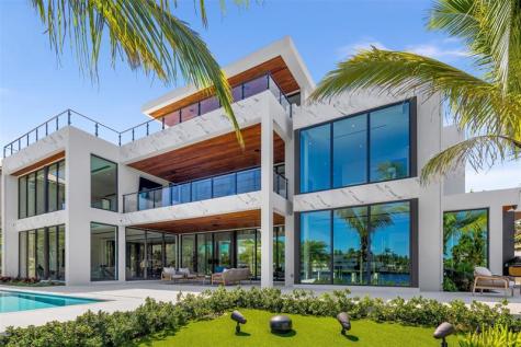 1555 SE 14th Court Deerfield Beach FL 33441