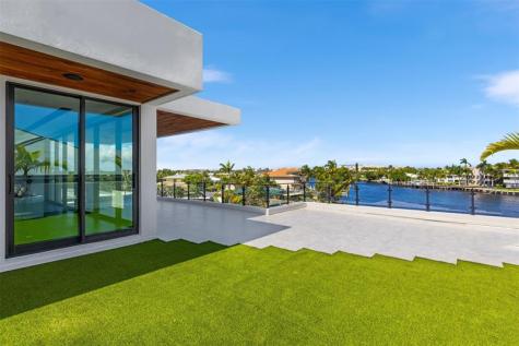 1555 SE 14th Court Deerfield Beach FL 33441
