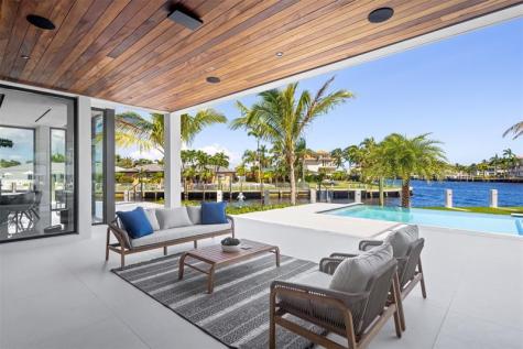 1555 SE 14th Court Deerfield Beach FL 33441