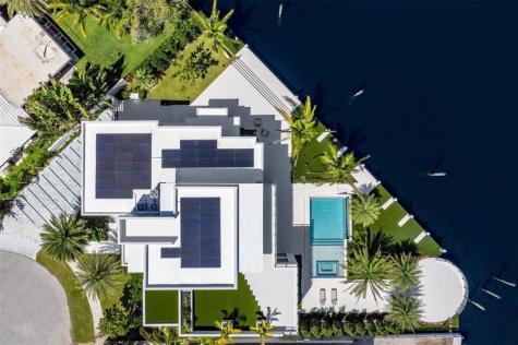 1555 SE 14th Court Deerfield Beach FL 33441