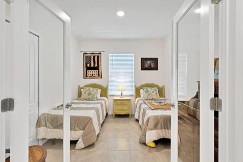 6035 Red Maple Manor Vero Beach FL 32966