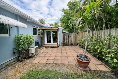 1413 NE 17th Way Fort Lauderdale FL 33304