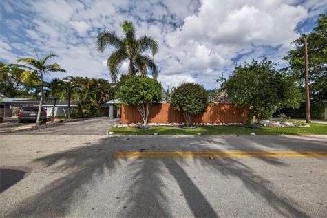1499 NE 39th Street Oakland Park FL 33334