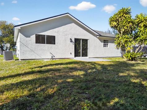 2417 SW Summit Street Port St Lucie FL 34984