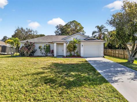 2417 SW Summit Street Port St Lucie FL 34984