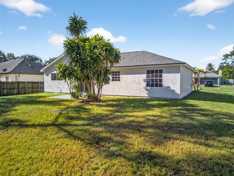 2417 SW Summit Street Port St Lucie FL 34984