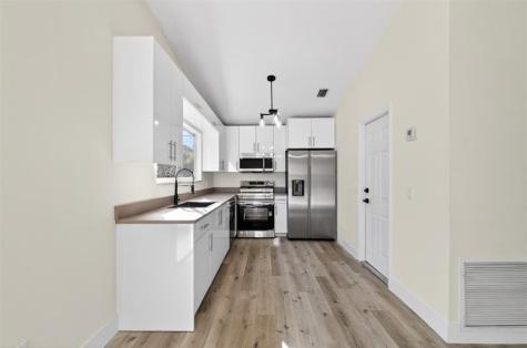 2417 SW Summit Street Port St Lucie FL 34984