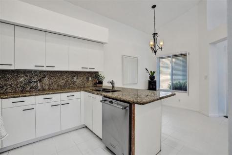 10108 NW 4th Street Plantation FL 33324