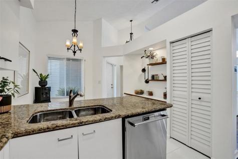 10108 NW 4th Street Plantation FL 33324