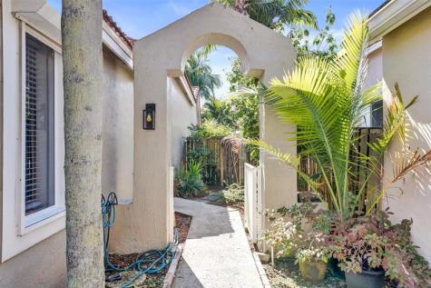 10108 NW 4th Street Plantation FL 33324