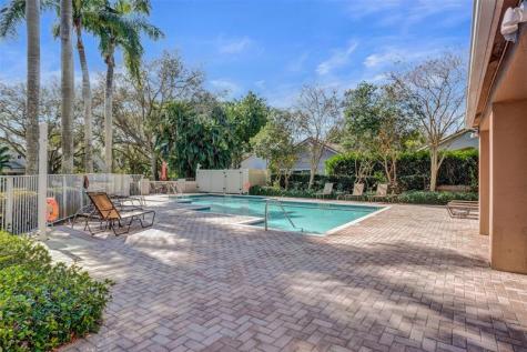 10108 NW 4th Street Plantation FL 33324