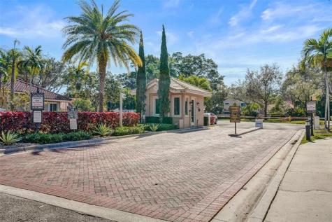 10108 NW 4th Street Plantation FL 33324