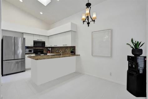 10108 NW 4th Street Plantation FL 33324