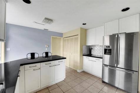 3130 N 38th Avenue Hollywood FL 33021