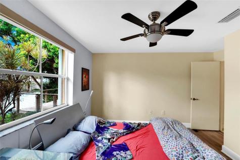 3130 N 38th Avenue Hollywood FL 33021