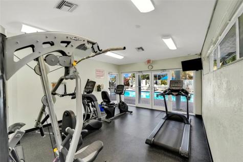 3130 N 38th Avenue Hollywood FL 33021