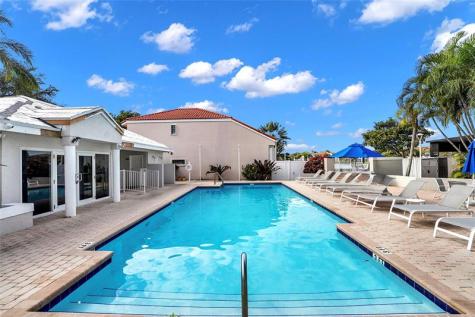 3130 N 38th Avenue Hollywood FL 33021