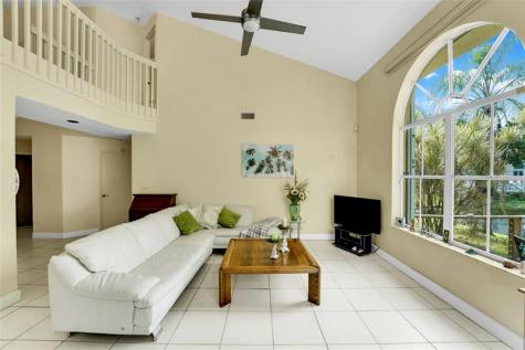 3130 N 38th Avenue Hollywood FL 33021