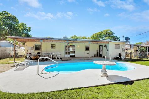 2424 1ST Place SW Vero Beach FL 32962