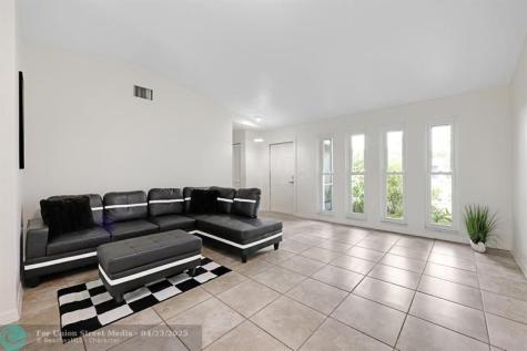 137 SE Santa Barbara Place Cape Coral FL 33990