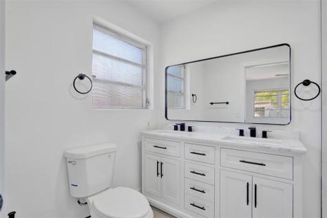 4017 NE 18th Avenue Oakland Park FL 33334