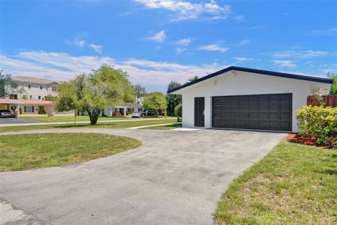 4017 NE 18th Avenue Oakland Park FL 33334