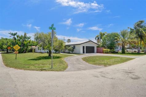 4017 NE 18th Avenue Oakland Park FL 33334