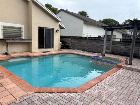3771 NW 73rd Way Coral Springs FL 33065