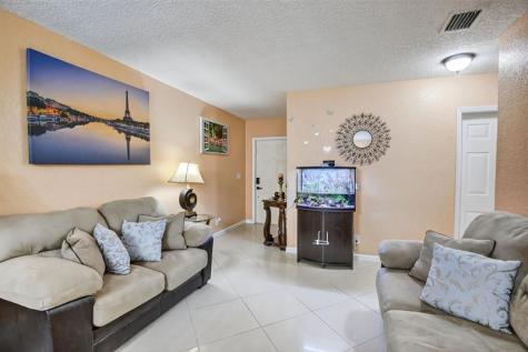5449 NW 95th Avenue Sunrise FL 33351