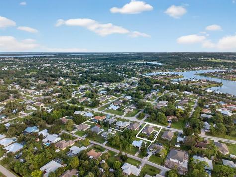 233 Periwinkle Drive Sebastian FL 32958