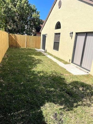 817 E Palm Run Drive North Lauderdale FL 33068