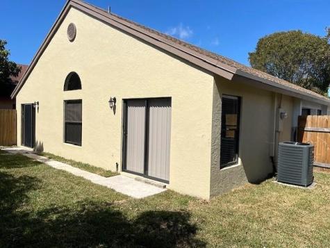 817 E Palm Run Drive North Lauderdale FL 33068