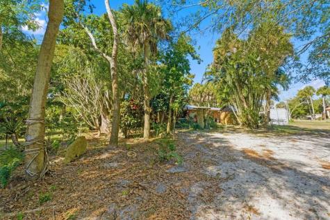 15323 E State Road 78 Okeechobee FL 34974