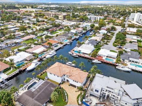 1261 NE 27th Way Pompano Beach FL 33062
