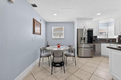401 NW 39th Street Deerfield Beach FL 33064