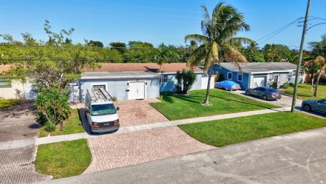 401 NW 39th Street Deerfield Beach FL 33064