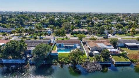 401 NW 39th Street Deerfield Beach FL 33064