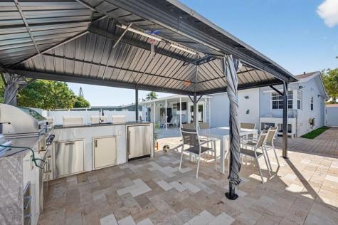 401 NW 39th Street Deerfield Beach FL 33064
