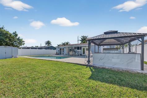 401 NW 39th Street Deerfield Beach FL 33064
