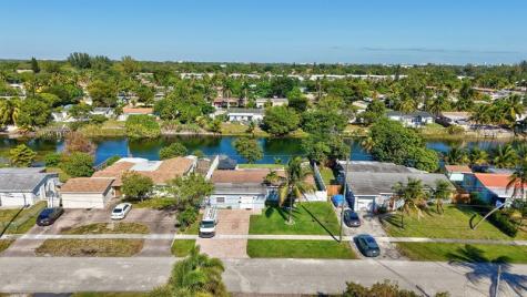 401 NW 39th Street Deerfield Beach FL 33064