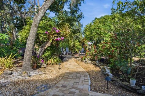 2727 NW Florida Avenue Stuart FL 34994