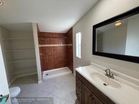 8550 SW 23rd Place Davie FL 33324