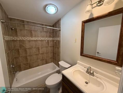 8550 SW 23rd Place Davie FL 33324