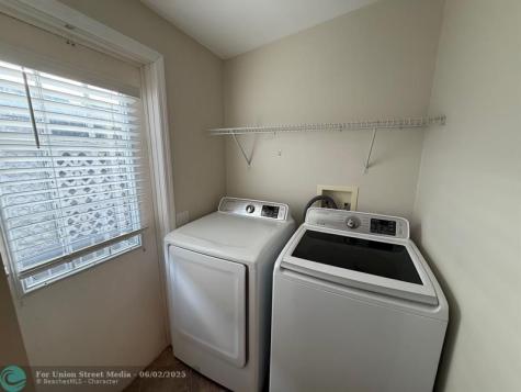 8550 SW 23rd Place Davie FL 33324