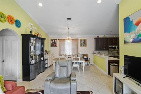 7631 NW 87th Terrace Tamarac FL 33321