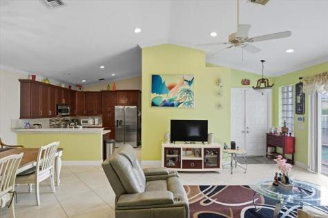 7631 NW 87th Terrace Tamarac FL 33321