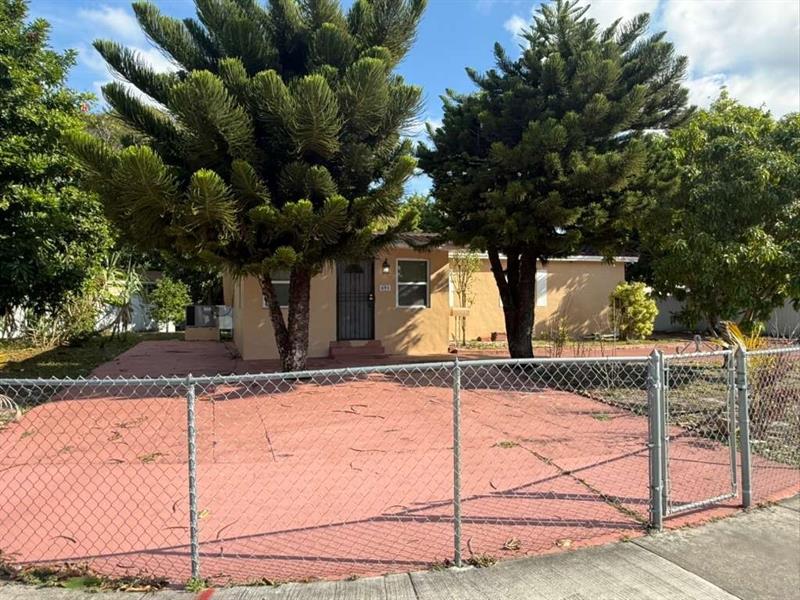 691 NW 187th Street Miami FL 33169