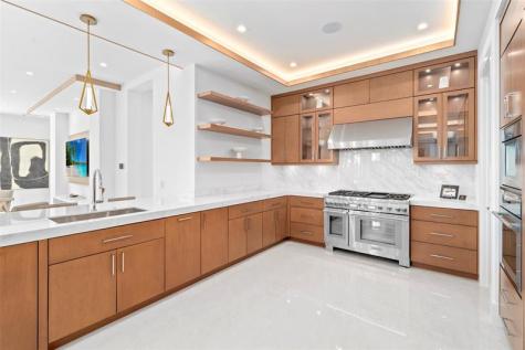 24 Fiesta Way Fort Lauderdale FL 33301