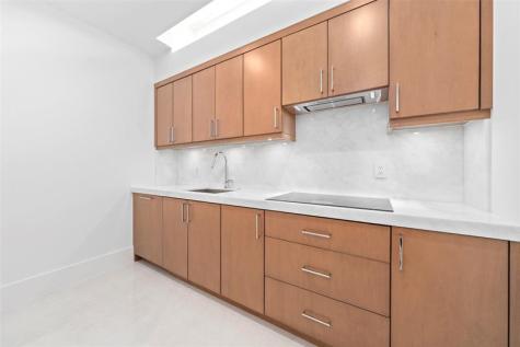 24 Fiesta Way Fort Lauderdale FL 33301