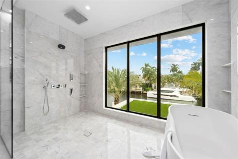 24 Fiesta Way Fort Lauderdale FL 33301